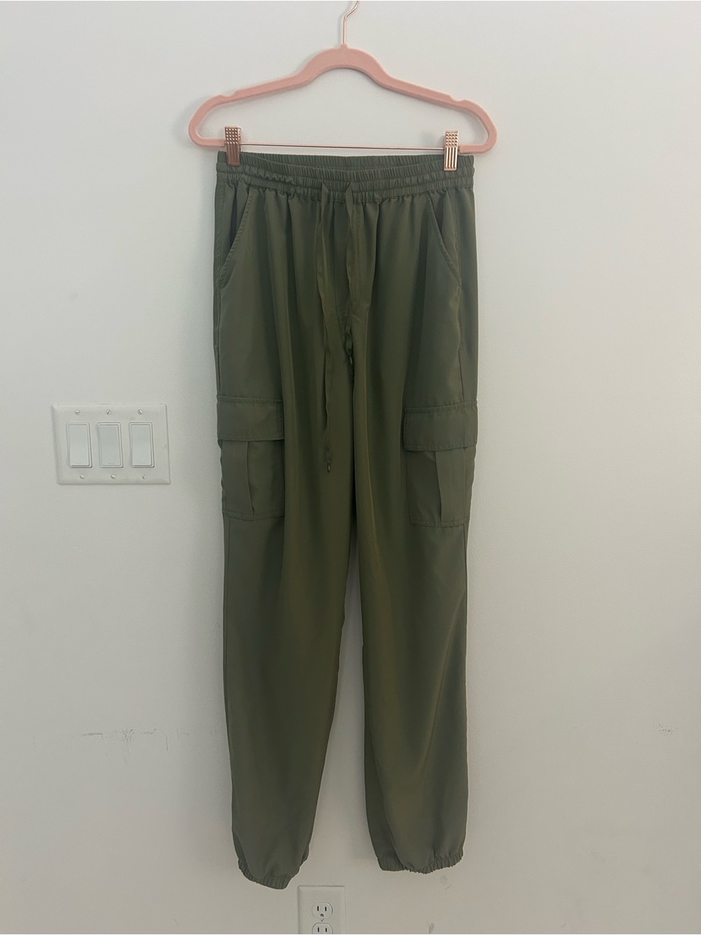 Love Tree Women’s Medium Olive Green Cargo Jogger Pants Elastic Waist Utility